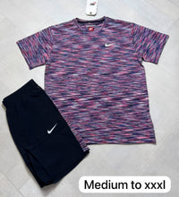 Load image into Gallery viewer, T-shirt