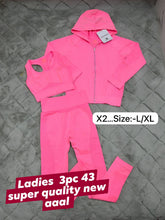 Load image into Gallery viewer, Tracksuit women