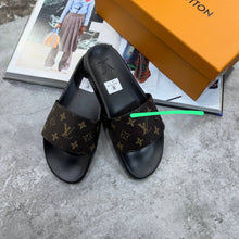 Load image into Gallery viewer, Slipper