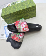 Load image into Gallery viewer, Slipper