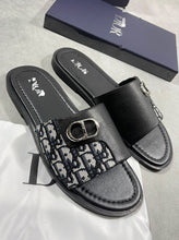 Load image into Gallery viewer, Slipper