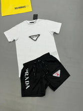 Load image into Gallery viewer, Tshirt