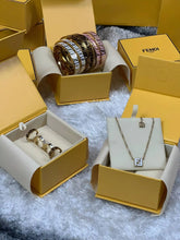 Load image into Gallery viewer, Necklace