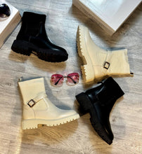 Load image into Gallery viewer, Shoes
