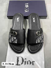 Load image into Gallery viewer, Slipper