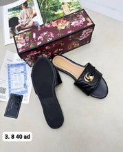 Load image into Gallery viewer, Slipper