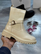 Load image into Gallery viewer, Shoes