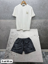 Load image into Gallery viewer, Tshirt