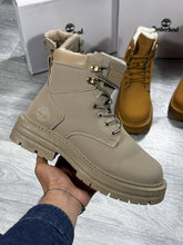 Load image into Gallery viewer, Shoes