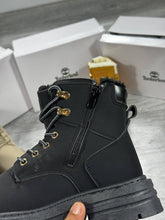 Load image into Gallery viewer, Shoes
