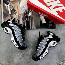 Load image into Gallery viewer, Shoes