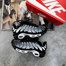 Load image into Gallery viewer, Shoes