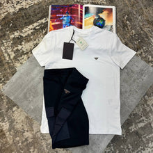 Load image into Gallery viewer, Tshirt