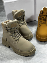 Load image into Gallery viewer, Shoes