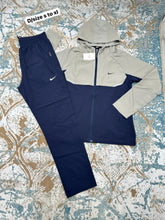 Load image into Gallery viewer, Tracksuit men