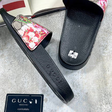 Load image into Gallery viewer, Slipper