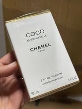 Load image into Gallery viewer, Perfume