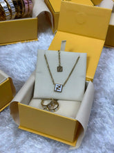 Load image into Gallery viewer, Necklace