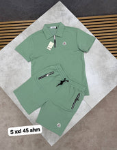 Load image into Gallery viewer, T-shirt
