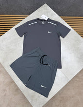 Load image into Gallery viewer, Tshirt