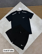 Load image into Gallery viewer, Tshirt