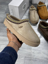 Load image into Gallery viewer, Slipper