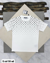 Load image into Gallery viewer, T-shirt