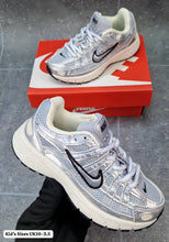 Load image into Gallery viewer, Shoes