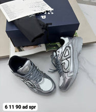 Load image into Gallery viewer, Shoes