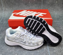 Load image into Gallery viewer, Shoes