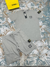 Load image into Gallery viewer, Tshirt