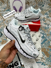 Load image into Gallery viewer, Shoes