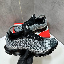 Load image into Gallery viewer, Shoes