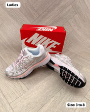 Load image into Gallery viewer, Shoes