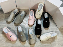 Load image into Gallery viewer, Slipper