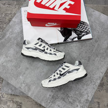 Load image into Gallery viewer, Shoes