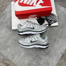 Load image into Gallery viewer, Shoes