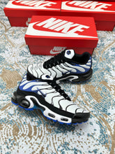 Load image into Gallery viewer, Shoes