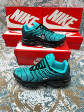 Load image into Gallery viewer, Shoes