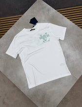 Load image into Gallery viewer, T-shirt