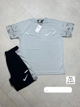 Load image into Gallery viewer, Tshirt