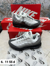 Load image into Gallery viewer, Shoes
