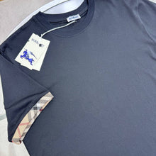 Load image into Gallery viewer, Tshirt