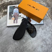 Load image into Gallery viewer, Slipper