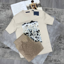 Load image into Gallery viewer, T-shirt