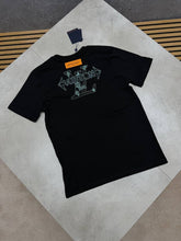 Load image into Gallery viewer, T-shirt