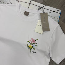 Load image into Gallery viewer, T-shirt