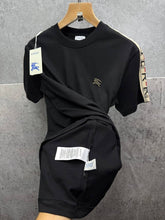 Load image into Gallery viewer, T-shirt