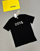 Load image into Gallery viewer, T-shirt