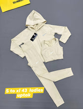 Load image into Gallery viewer, Tracksuit women